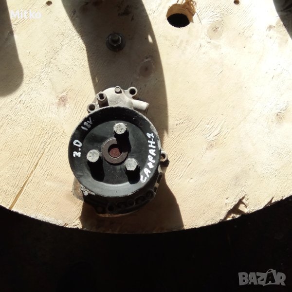 Водна Помпа За Рено Сафран 2.0И 12В / Renault Safrane 2.0I 12V, снимка 1