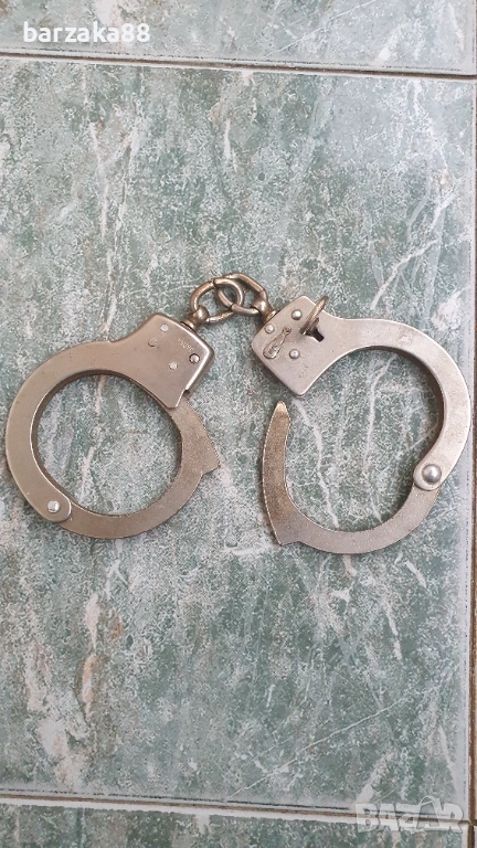 Белезници JAPAN с ключ, снимка 1