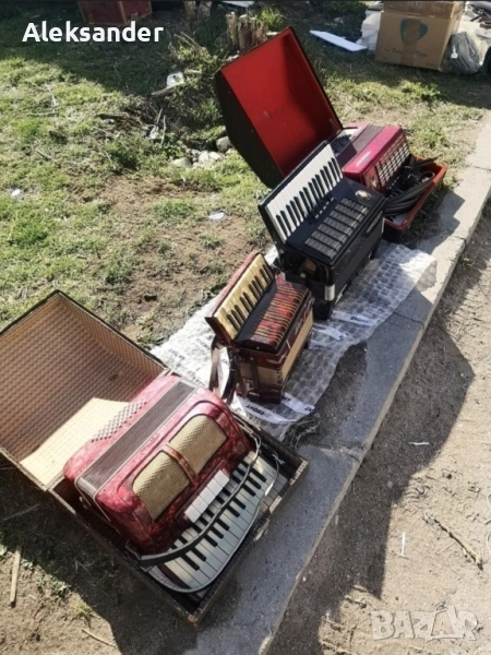 Продавам акордеони от 32 до 60 баса , снимка 1