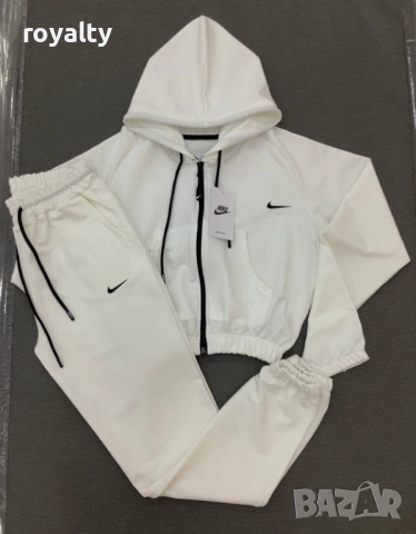 Nike дамски спортен екип 