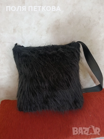 Чанта пухкава с косъм, снимка 4 - Чанти - 52603957