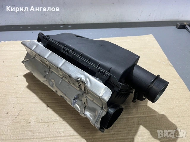 Кутията на въздушния филтър за Mercedes C-class W203 2.2 CDI