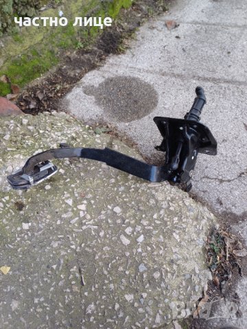 Продавам педал за съединител 