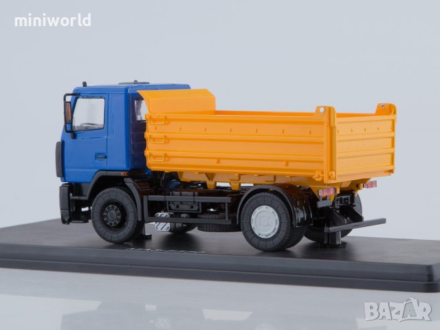 МАЗ-5550 самосвал 2008 - мащаб 1:43 на SSM моделът е нов в PCV дисплей-кейс, снимка 4 - Колекции - 43656401