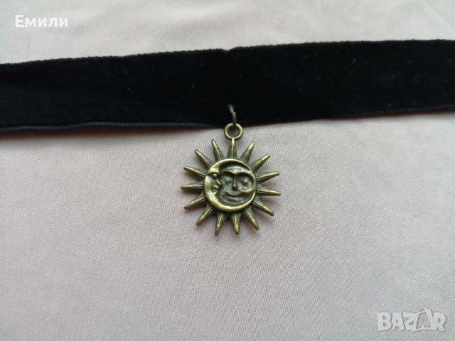 Черен кадифен чокър със слънце и луна в бронзов цвят, снимка 5 - Колиета, медальони, синджири - 44085250