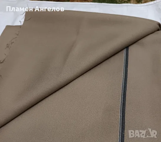 Вълнен  плат с размери 3м на 77см., снимка 2 - Платове и дамаски - 48987378