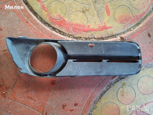 Лява Решетка Във Предната Броня За Шкода Фабия от 200-2011 Година  Skoda Fabia , снимка 4 - Части - 43213006