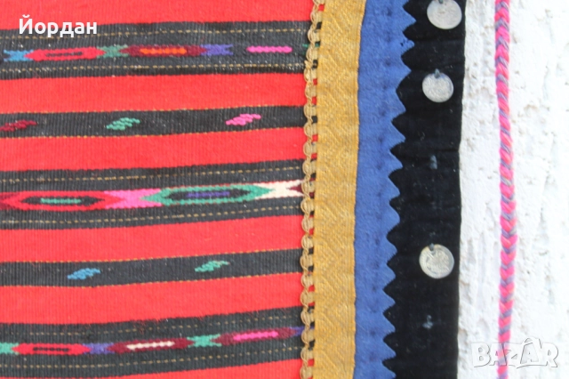 Престилка със сърма и сребърни монети, снимка 5 - Антикварни и старинни предмети - 52724044