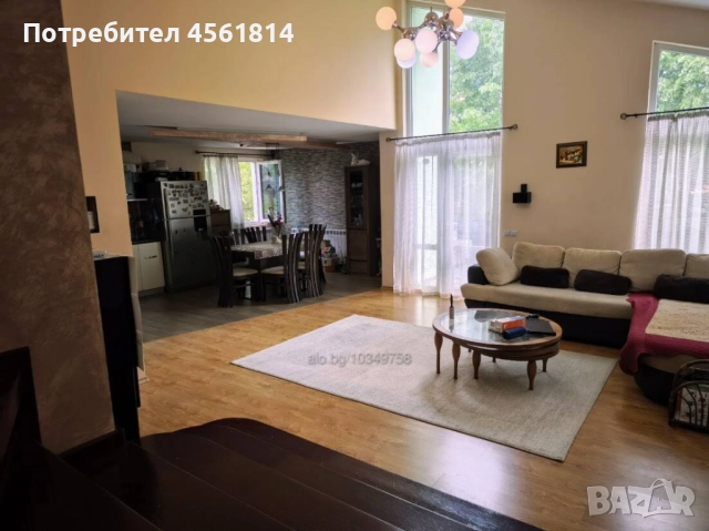 НОВА, ДВУЕТАЖНА, ОБЗАВЕДЕНА КЪЩА С ДВОР В С.БРЕСТНИК, снимка 2 - Къщи - 51838269