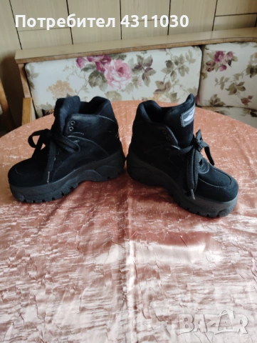 Дамски маратонки тио боти 35 номер, снимка 5 - Дамски боти - 53402968