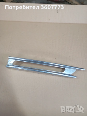 Лайсна предна дясна лед светлина Мерцедес ML350 2015 г    