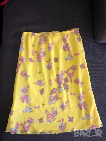 Пола Швеция с ластик в кръста, снимка 2 - Поли - 26880881