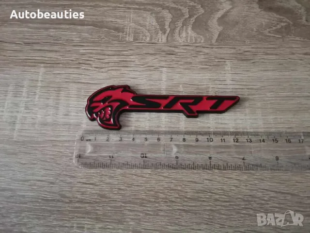 SRT Hellcat черно с червено емблема лява, снимка 2 - Аксесоари и консумативи - 48898028