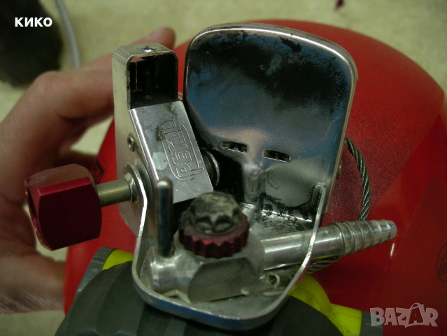 К-Т пещерна каска PETZL  Ecrin Roc - DUO 14 диода - AC пиезо и карабитка ARIANA, снимка 8 - Други спортове - 52930543