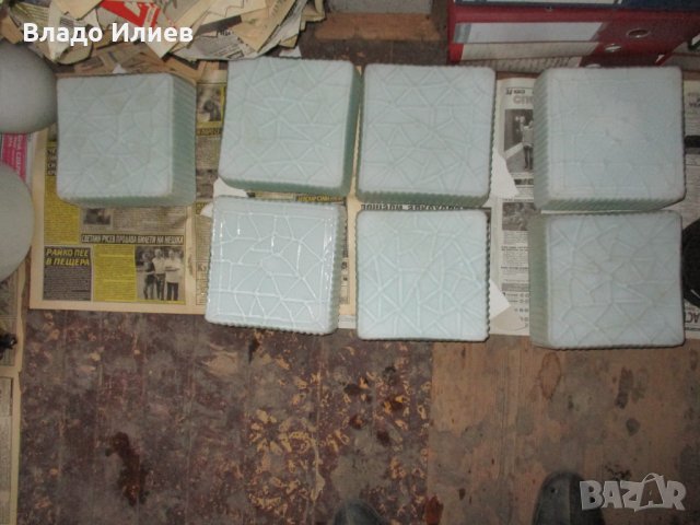 Полилеи, абажури, плафони и водонепроницаема лампа –всички винтидж ,работещи  и добре запазени, снимка 13 - Полилеи - 33861044