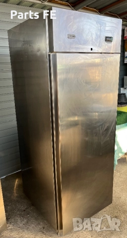 Професионален хладилник вертикален profesionalen hladilnik vertikalen, снимка 2 - Обзавеждане на кухня - 52790046