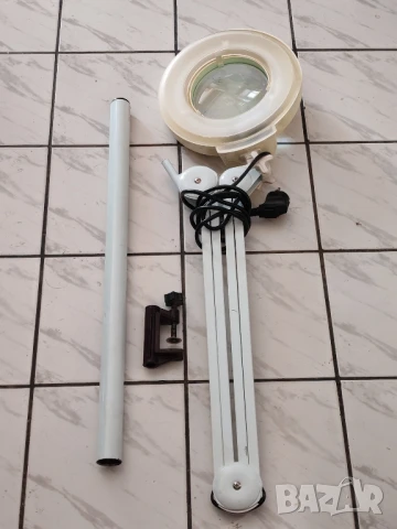 Козметична лампа с лупа. , снимка 2 - Настолни лампи - 51119324