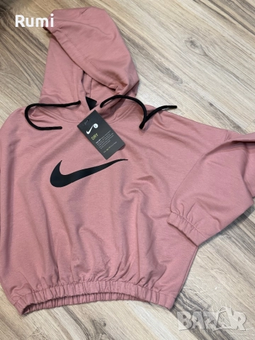 Дамски чисто нов суитшърт Nike - Sportswear Tech Dri-Fit ! S, 35 лв, снимка 3 - Спортни екипи - 52306381