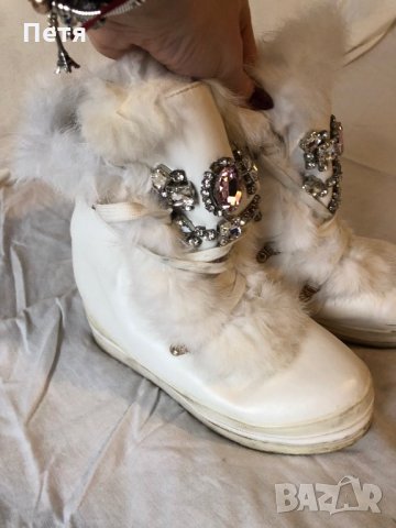 Бели ботуши със заешка кожа и камъни, снимка 2 - Дамски ботуши - 28237040