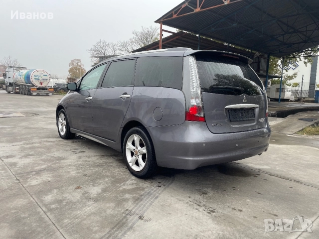 Мицубиши Грандис 2.4 Бензин, снимка 3 - Автомобили и джипове - 52532497