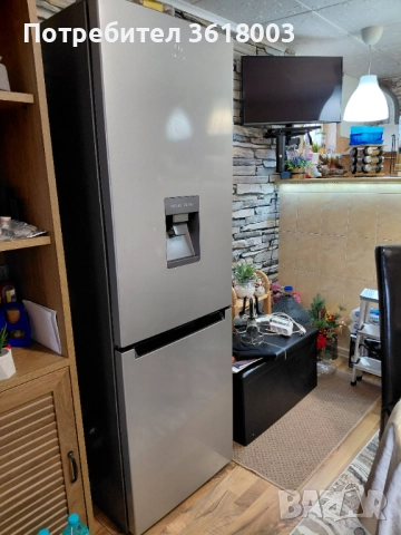 Продавам хладилник Индезит, снимка 6 - Хладилници - 52949384
