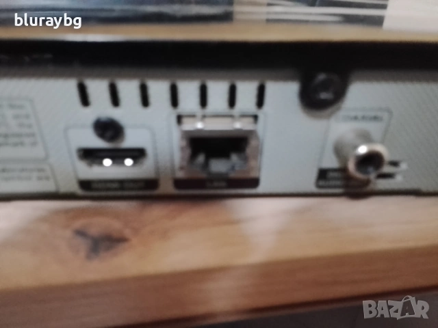 SAMSUNG BD-F5500 3D, снимка 3 - Плейъри, домашно кино, прожектори - 53455571