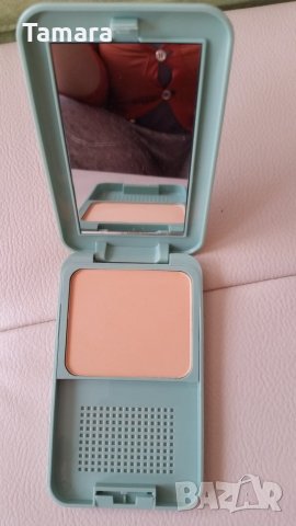 Пудра Clinique, снимка 2 - Декоративна козметика - 28177460