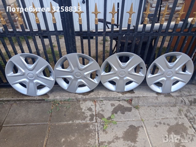 Тасове Форд фиеста мк8 r16, снимка 2 - Аксесоари и консумативи - 51184730