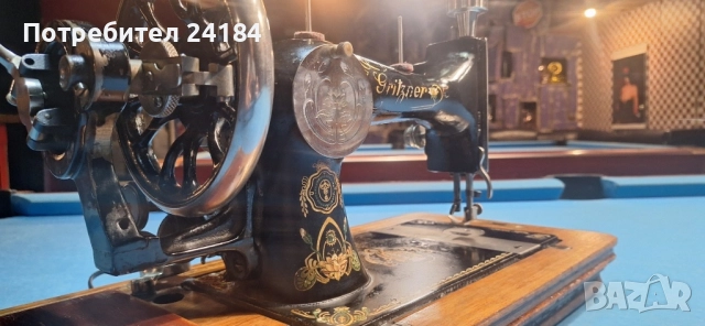 Нощна лампа уникат, изработена от шевна машина, снимка 3 - Настолни лампи - 51819380