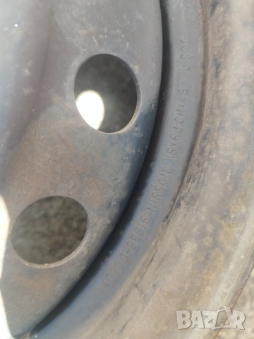 Железни Джанти 4×14.3  Нисан  15 цола , снимка 2 - Гуми и джанти - 53446145