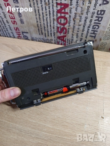 "Philips"300 Портативно Винтидж Радио , снимка 11 - Радиокасетофони, транзистори - 52914819