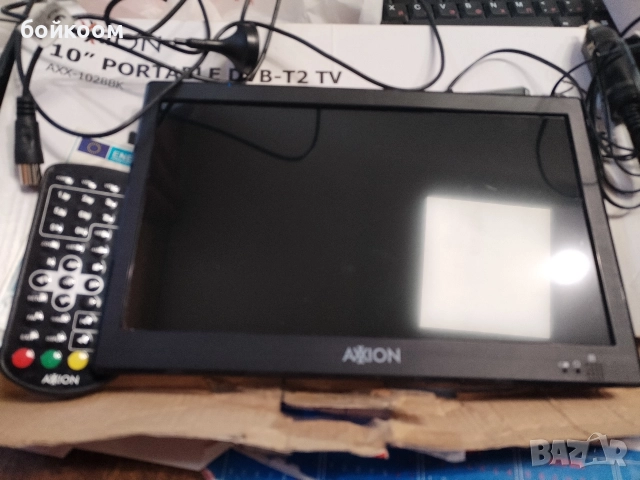 Портативен 10" телевизор AXION с вградена батерия 