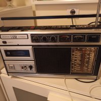 Ретро радио-касетофон GRUNDIC, снимка 11 - Радиокасетофони, транзистори - 43204427