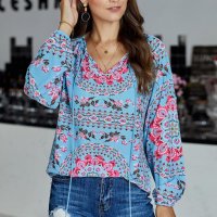 Дамска блуза в светлосиньо с принт на цветя, снимка 7 - Блузи с дълъг ръкав и пуловери - 40526078