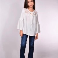 Ефирна бяла блузка с дантела  , снимка 1 - Детски Блузи и туники - 43063925