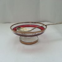 Кристален съд за хайвер с посребрена лъжичка , снимка 1 - Антикварни и старинни предмети - 33422858