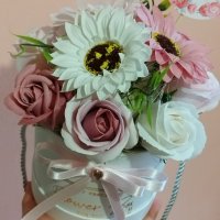 Луксозна кутия със сапунени цветя, снимка 1 - Подаръци за жени - 38515505