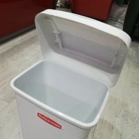 Кошче за боклук с люлеещ капак Rubbermaid, снимка 3 - Други - 39573678