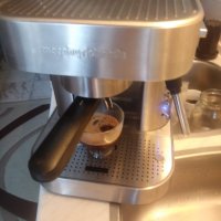 Кафе машина Morphy Richards с ръкохватка с крема диск, прави хубаво кафе с каймак , снимка 1 - Кафемашини - 33639919