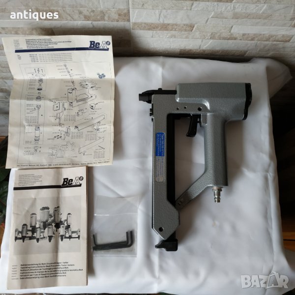 Голям професионален пневматичен такер - BeA - Made in West-Germany, снимка 1