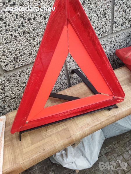 Оригинален светлоотразителен авариен триъгълник на Рено Renault , снимка 1
