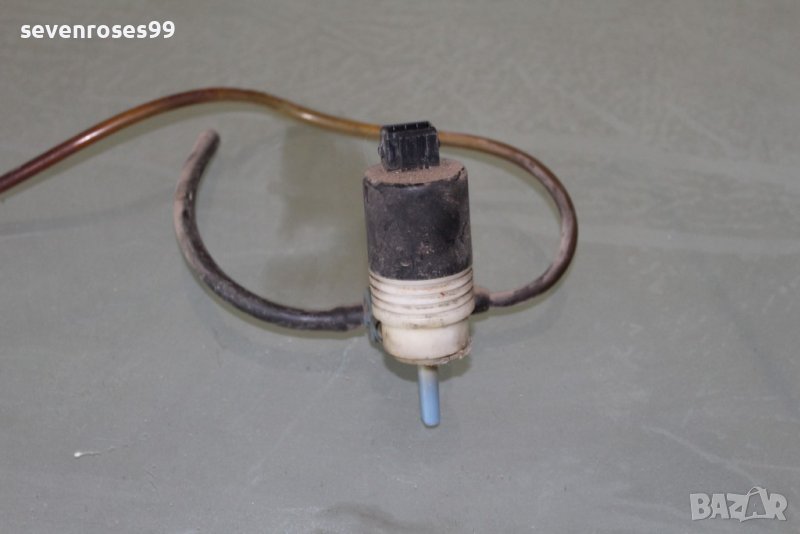 Помпичка за чистачки VW Passat 3, снимка 1