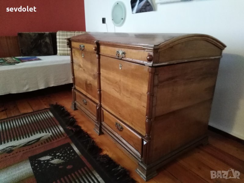 Продавам стара,ръчно,изработена ракла(скрин).Възможен коментар по цената., снимка 1