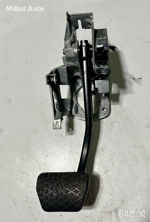 Педал спирачка автоматик БМВ E90 E91 E92 E93 BMW, снимка 1
