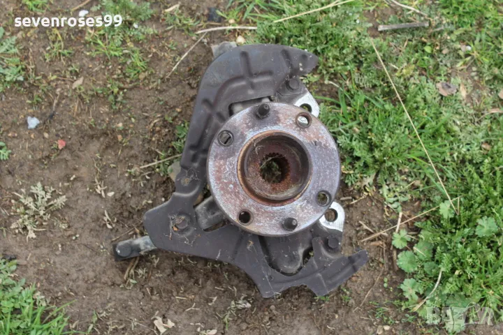 Шенкел главина преден десен Фиат Панда 3 1.3D 2012-2022 Fiat Panda 3 4врати, снимка 1