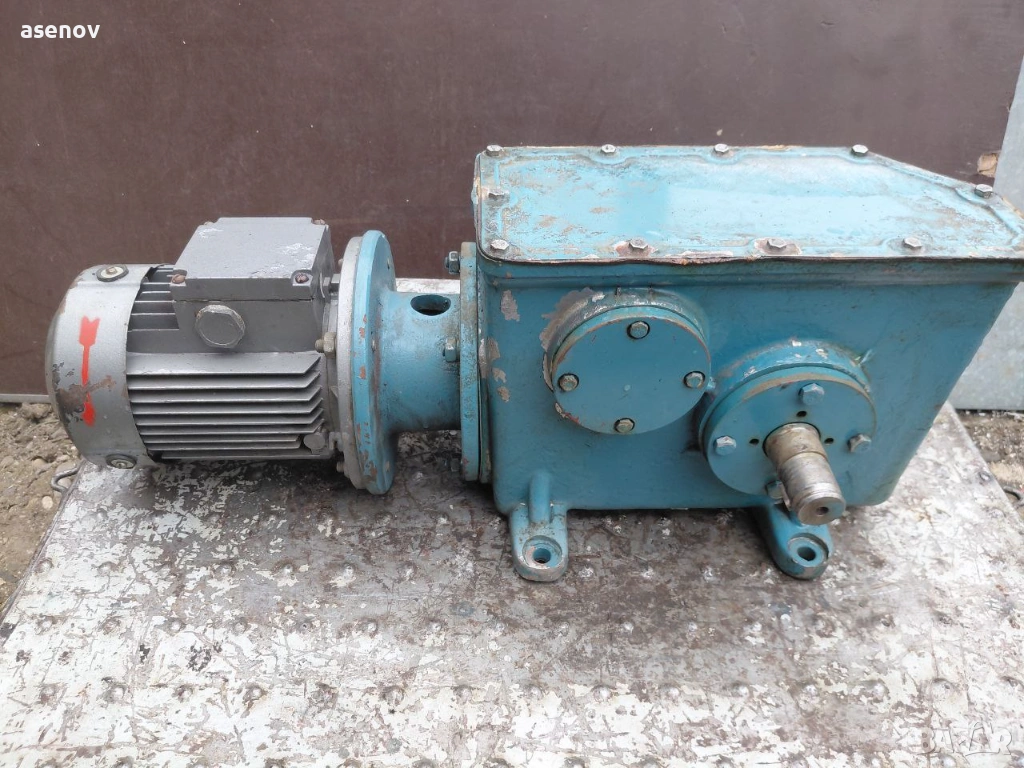 редуктор- бавнооборотен, снимка 1