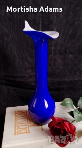 Стъклена ваза