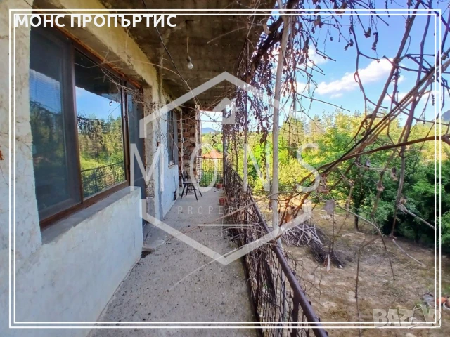 Двуетажна къща с  двор и  панорамна гледка в гр. Априлци, кв. "Острец"., снимка 6 - Къщи - 50909303