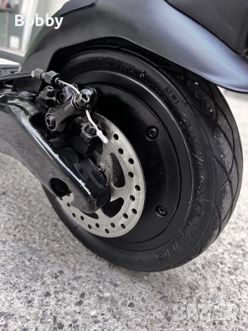 Електрическа тротинетка Ducati Pro 3, снимка 11 - Велосипеди - 52278705