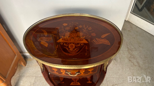 Френска дървена маса в стил на Луи XV/XVI инкрустирана с бронз., снимка 7 - Антикварни и старинни предмети - 44862991
